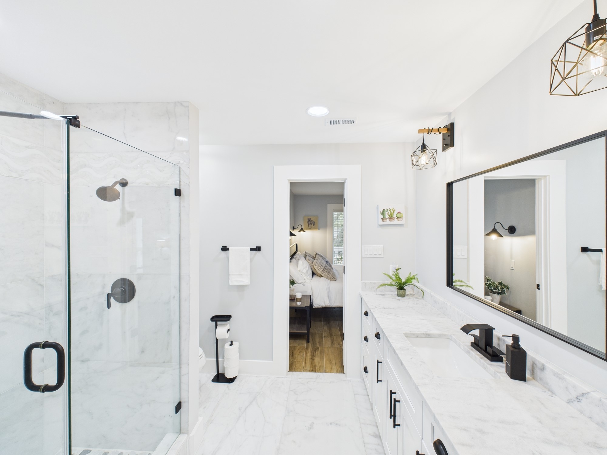 5430 Havenwoods Drive Houston, TX 77066 - Photo 25 of 50 a bathroom with a tub sink and mirror