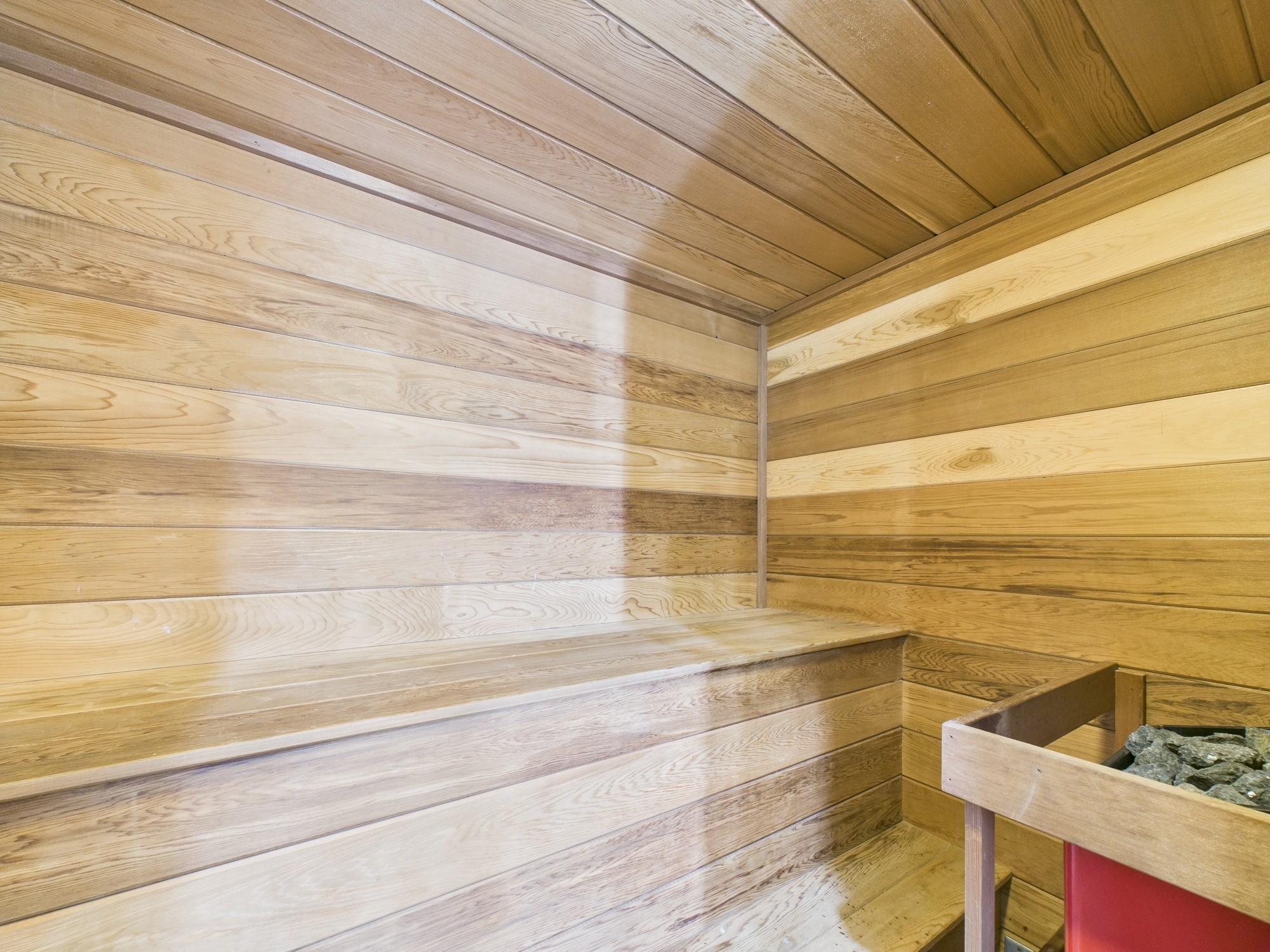 5430 Havenwoods Drive Houston, TX 77066 - Photo 44 of 50 a bathroom with a bathtub and sink