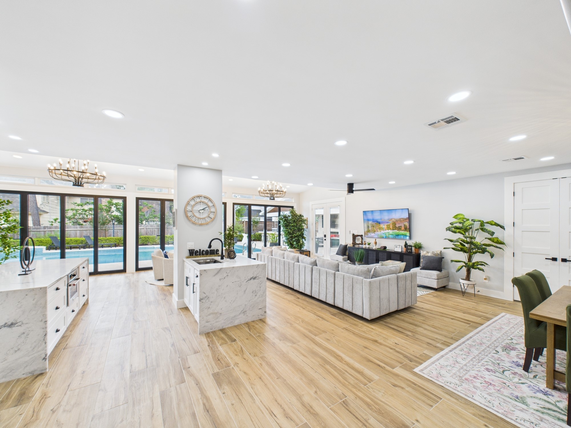 5430 Havenwoods Drive Houston, TX 77066 - Photo 5 of 50 a living room with furniture and a large window