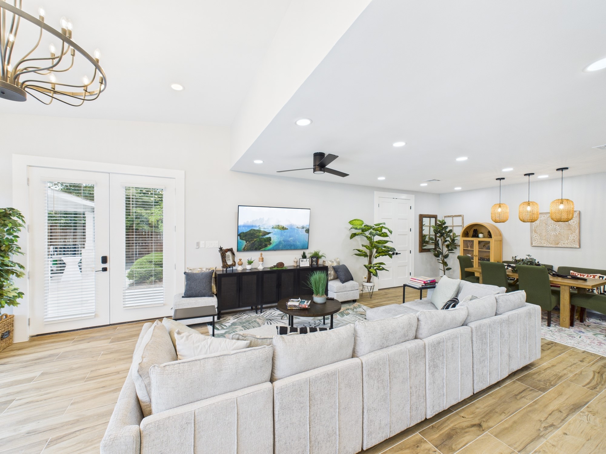 5430 Havenwoods Drive Houston, TX 77066 - Photo 8 of 50 a living room with furniture and wooden floor
