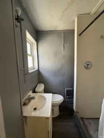 $100,000 | 607 West Marion Street, Elkhart, IN 46516