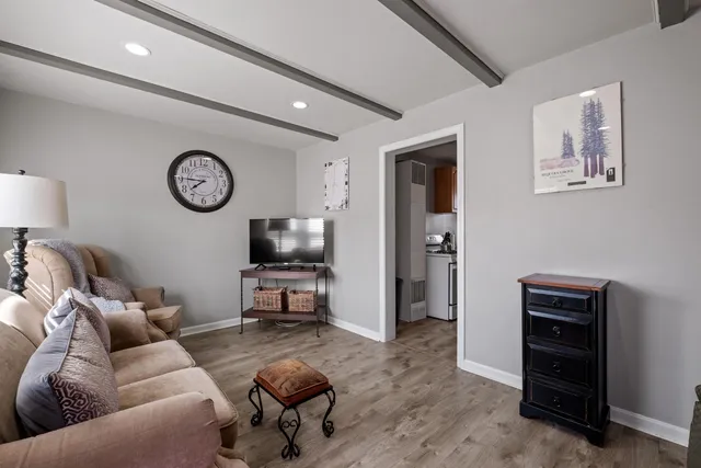 $1,999 | 792 Grove Street, Unit 3, Manchester, NH 03103