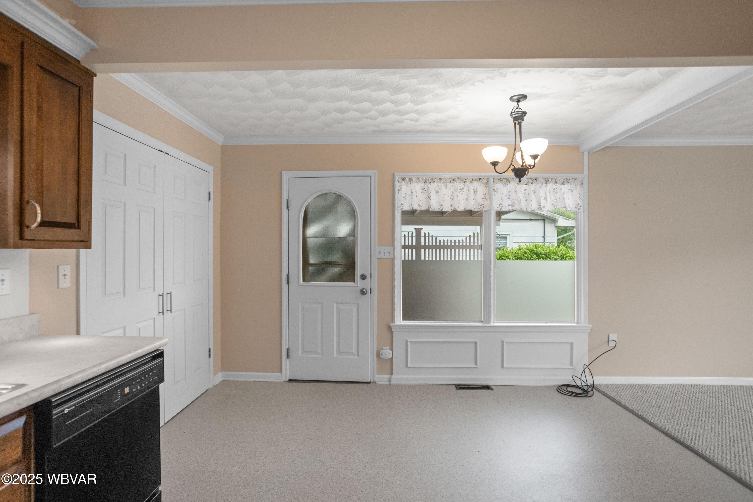 2434 Ritchey Street Williamsport, PA 17701 - Photo 13 of 32 CD6A7023