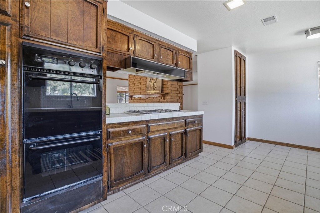 652 Pomeroy Road Nipomo, CA 93444 - Photo 18 of 60 Kitchen