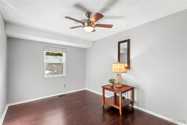 $329,000 | 407 Tulsa Avenue, Ballwin, MO 63021