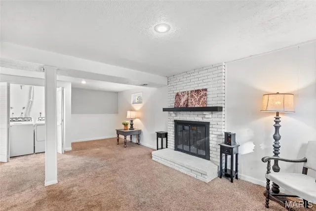 $329,000 | 407 Tulsa Avenue, Ballwin, MO 63021