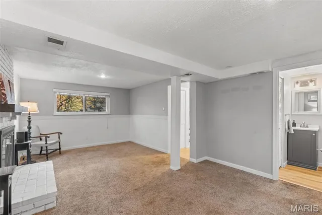 $329,000 | 407 Tulsa Avenue, Ballwin, MO 63021