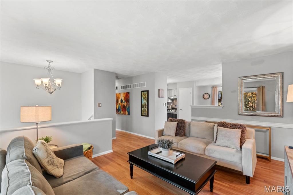 407 Tulsa Avenue Ballwin, MO 63021 - Photo 2 of 29