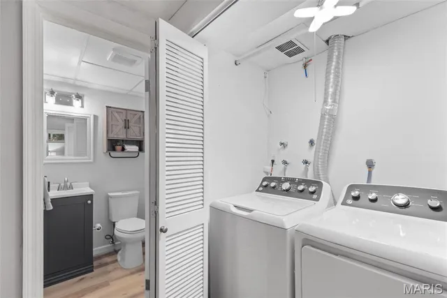 $329,000 | 407 Tulsa Avenue, Ballwin, MO 63021