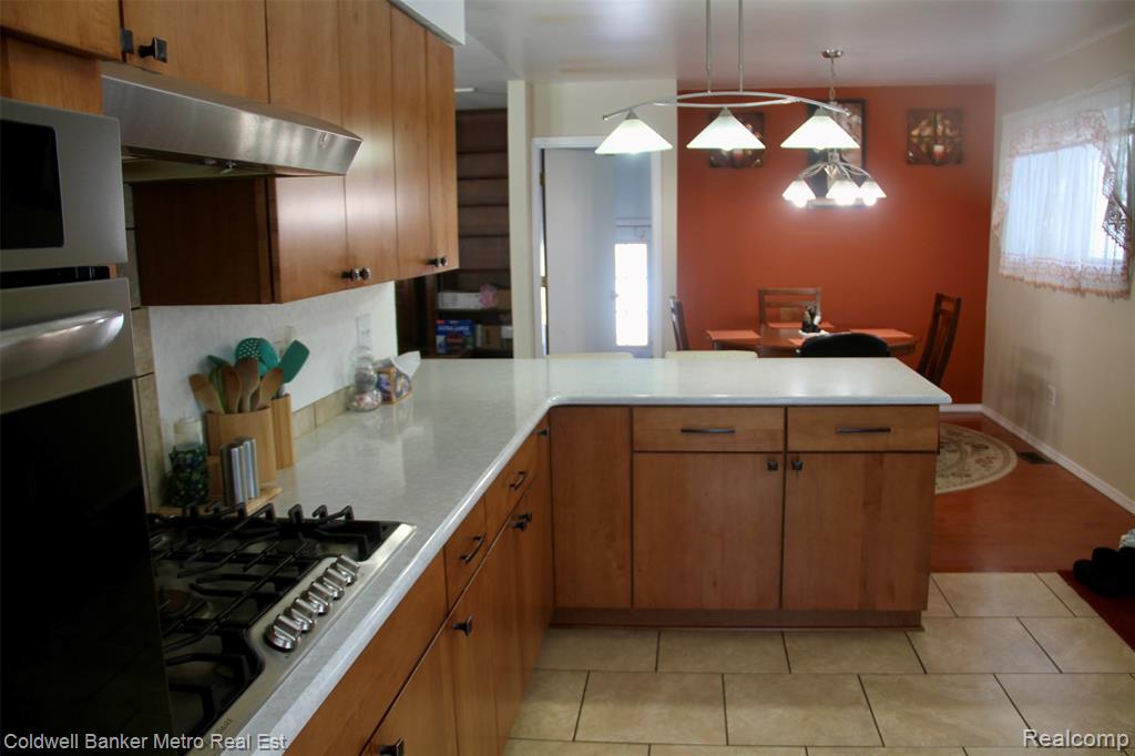 4092 Woodstock Road Waterford, MI 48328 - Photo 13 of 63