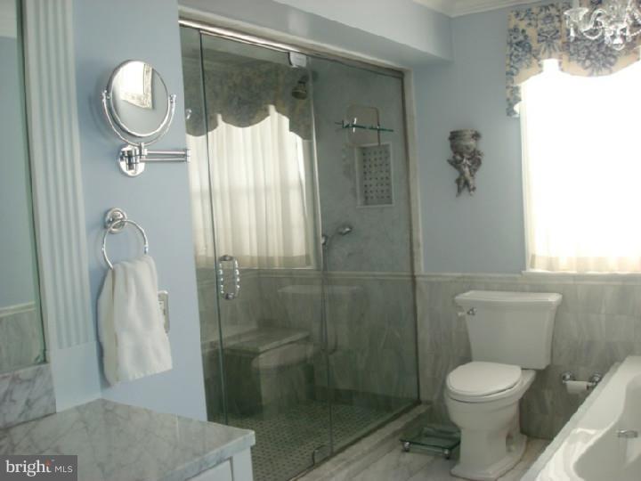 45 Albany Road Marlton, NJ 08053 - Photo 14 of 17 Bathroom