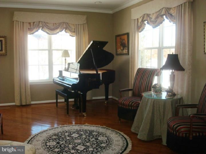 45 Albany Road Marlton, NJ 08053 - Photo 4 of 17 Living Room