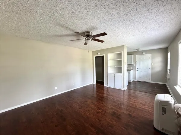 $1,000 | 6363 Hollis Avenue, Dallas, TX 75227