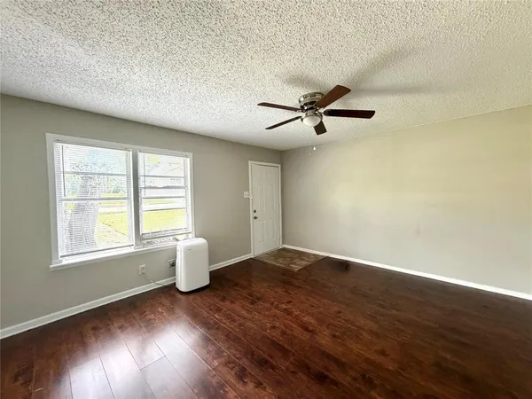 $1,000 | 6363 Hollis Avenue, Dallas, TX 75227