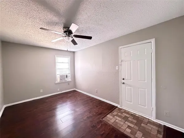 $1,000 | 6363 Hollis Avenue, Dallas, TX 75227