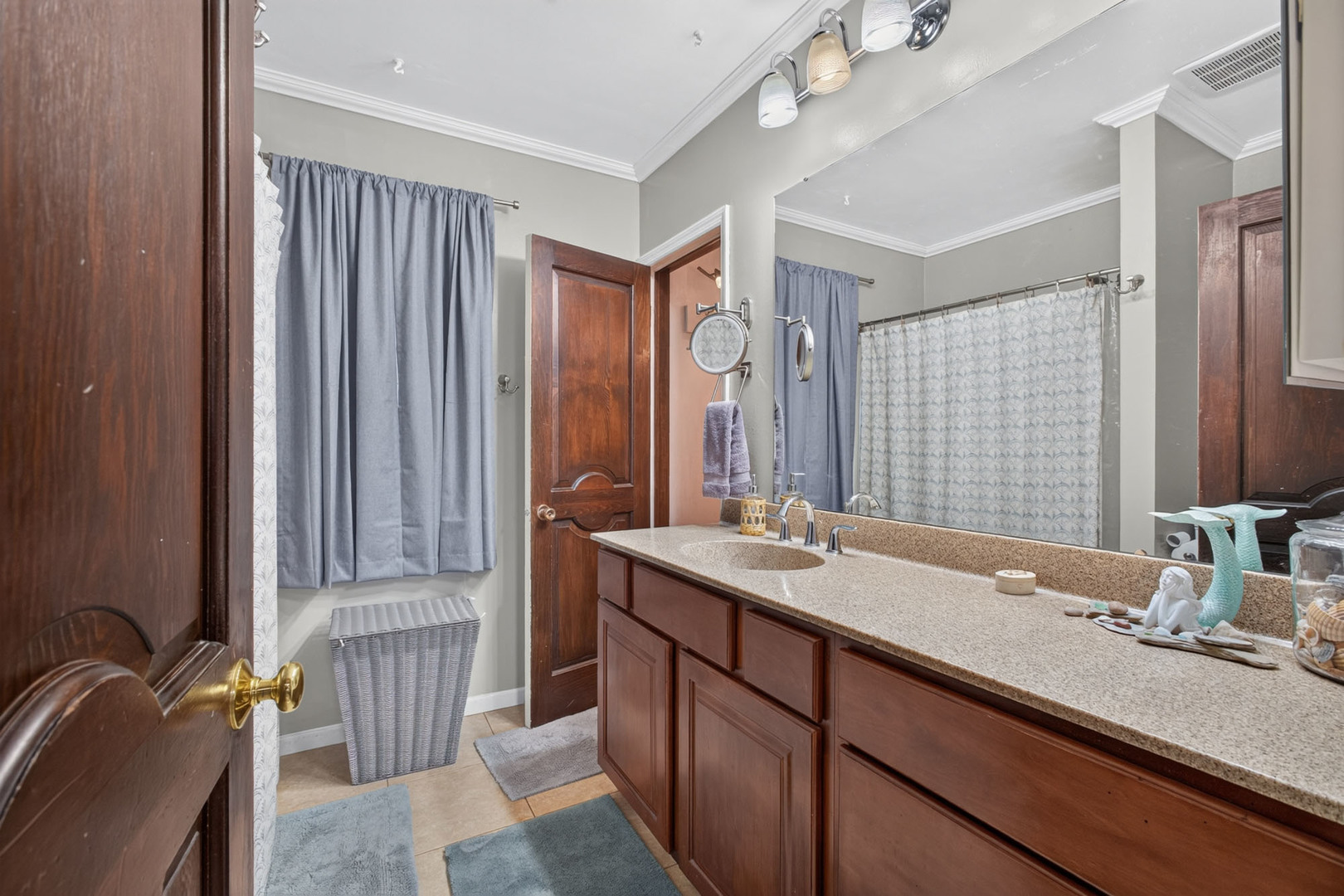 712 South Cody Road Le Claire, IA 52753 - Photo 31 of 43 Gallery Image 31