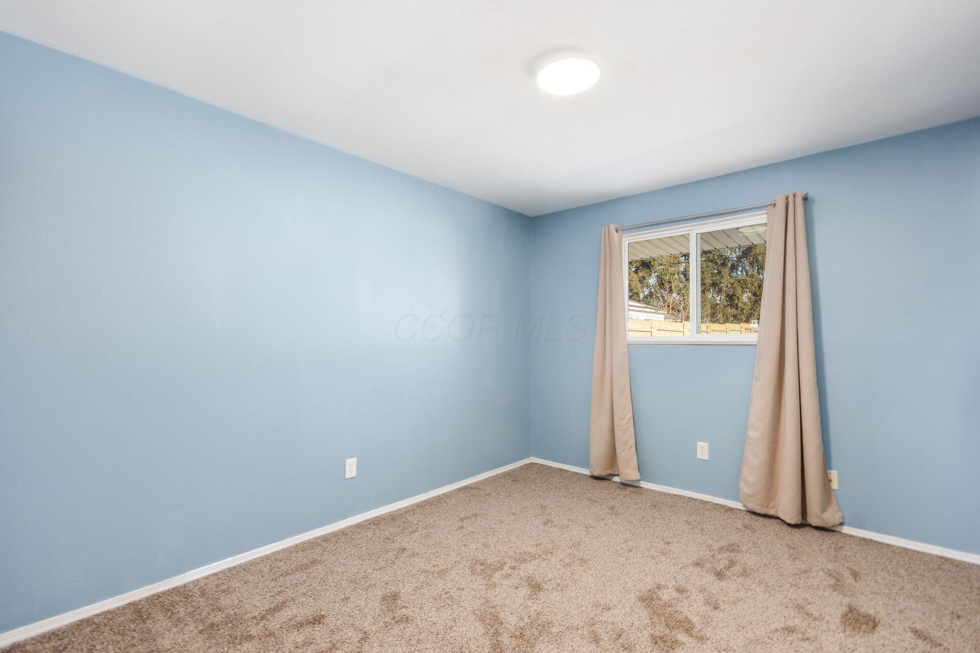 884 Bruckner Road Columbus, OH 43207 - Photo 23 of 29 Bedroom 3
