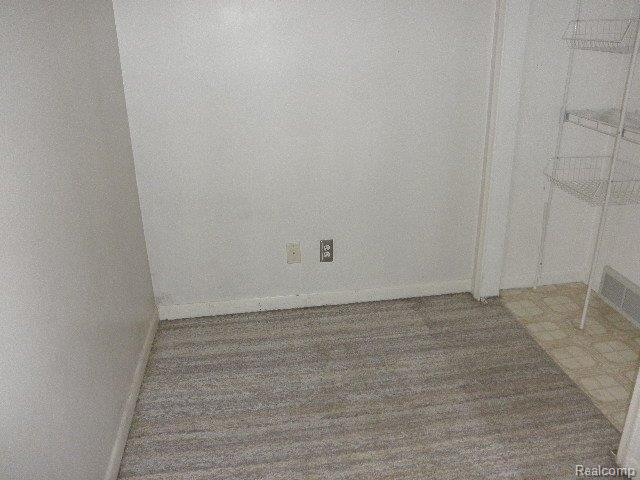 20052 Inkster Road Redford, MI 48240 - Photo 11 of 12 20052 Inkster 013