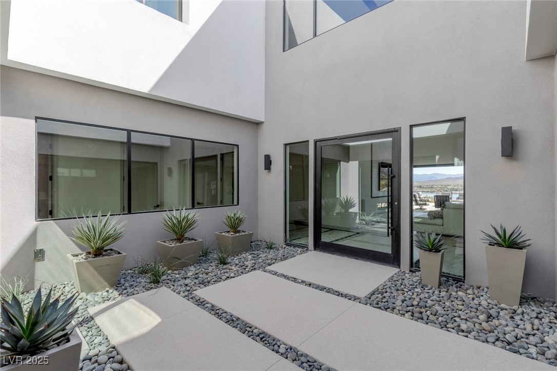 29 Falling Ridge Lane Henderson, NV 89011 - Photo 4 of 87 Gallery Image 4