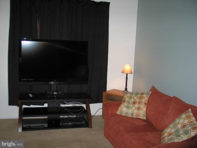 502 Southview Drive Riva, MD 21140 - Photo 17 of 30 Living Room