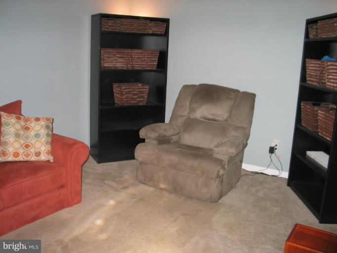 502 Southview Drive Riva, MD 21140 - Photo 18 of 30 Living Room