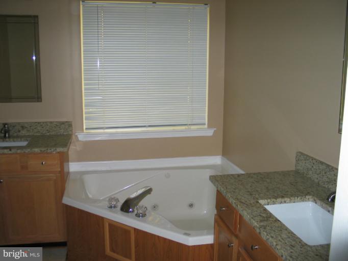 502 Southview Drive Riva, MD 21140 - Photo 8 of 30 Bath (Master)
