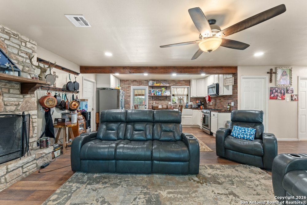 277 West Bear Springs Road Pipe Creek, TX 78063 - Photo 11 of 62