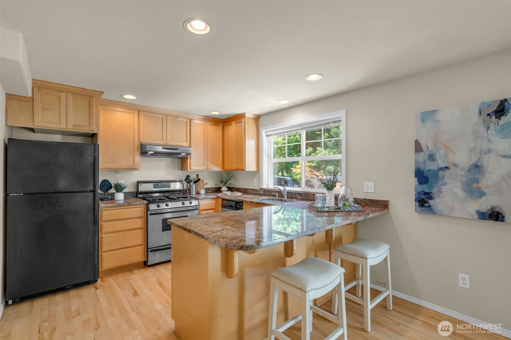 4720 Interlake Avenue North Seattle, WA 98103 - Photo 9 of 40