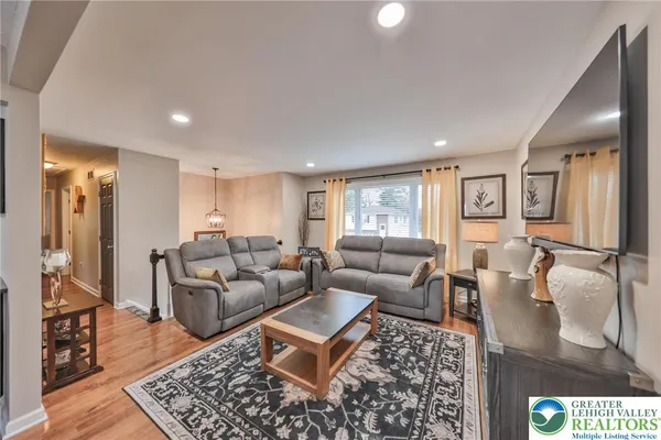 $489,900 | 443 Arlington Street, Easton, PA 18045