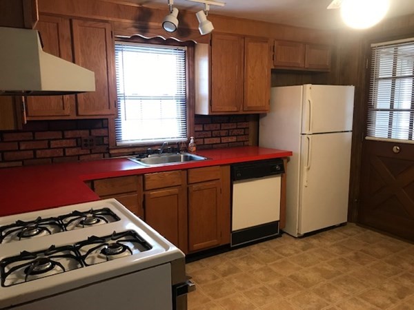 109 El Paso Street Springfield, MA 01104 - Photo 4 of 18 Gallery Image 4