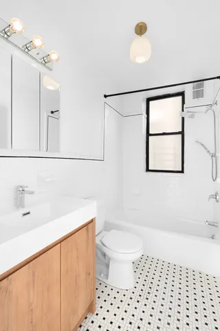 $1,349,000 | 839 West End Avenue, Unit 5B | Upper West Side