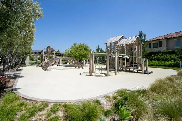 $6,000 | 112 Vigna, Irvine, CA 92602