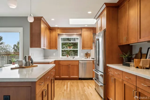 $1,199,000 | 370 Horizon Way, Pacifica, CA 94044