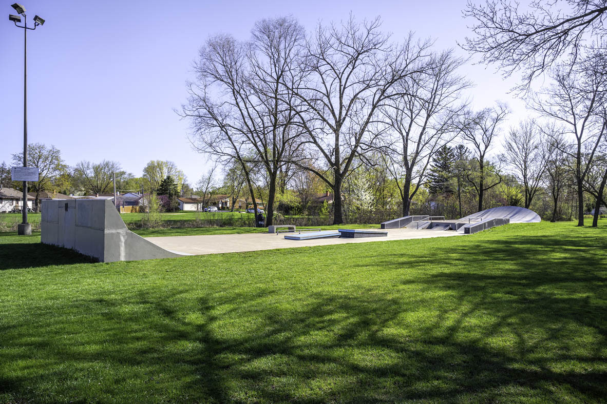 585 Yosemite Way Mundelein, IL 60060 - Photo 50 of 59 a view of garden with trees