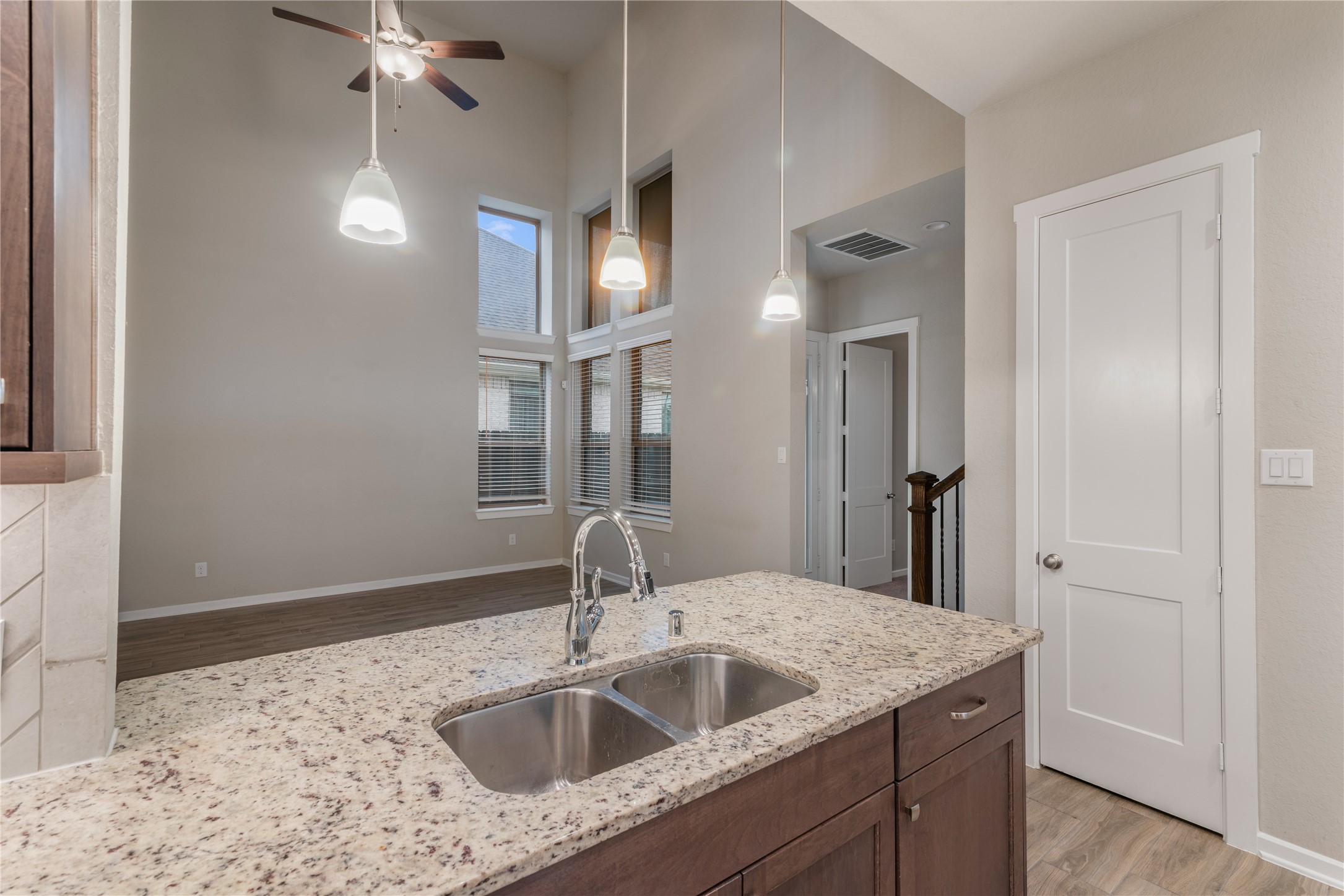 4702 Primrose Valley Lane Fulshear, TX 77441 - Photo 13 of 37