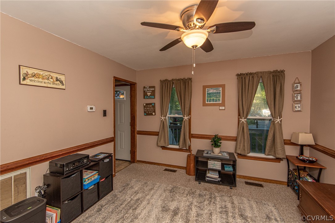 10719 Ridgerun Road Chesterfield, VA 23832 - Photo 14 of 26 a living room with furniture