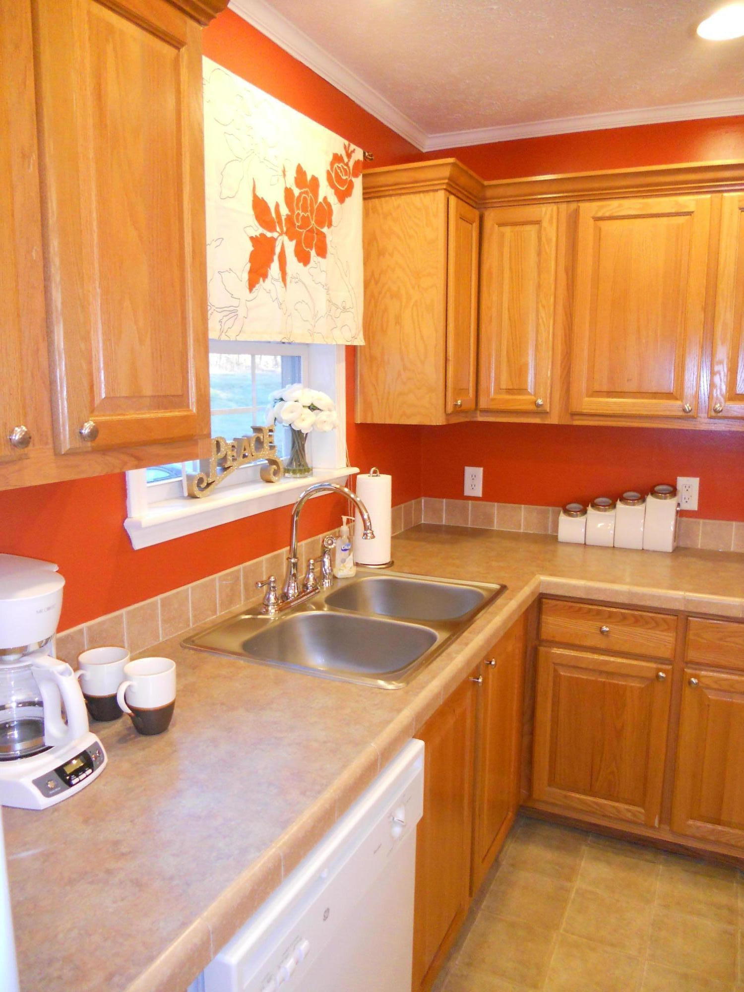 1482 Fishburn Mountain Road Rocky Mount, VA 24151 - Photo 4 of 17 Kitchen