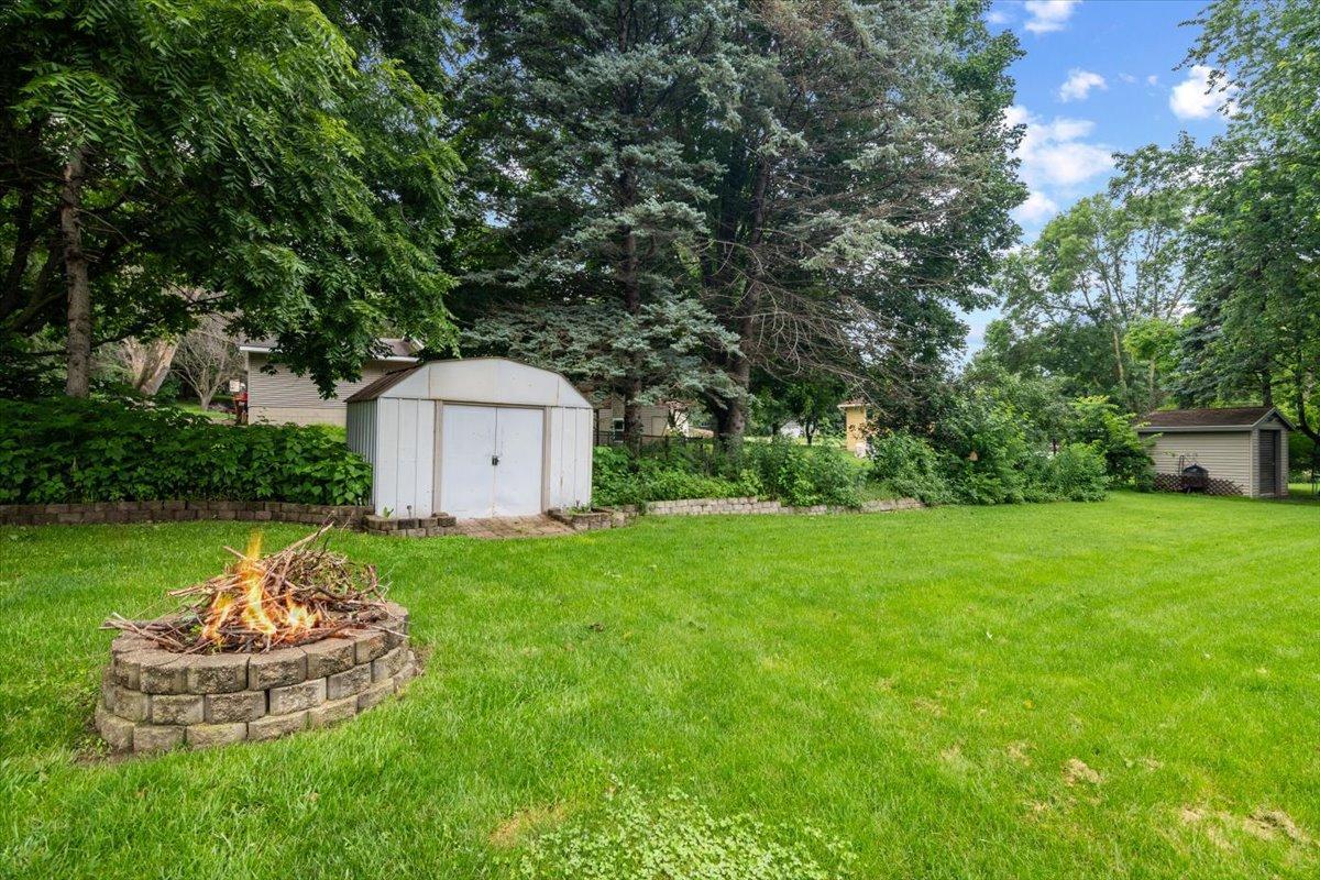 186 Linden Road Prescott, WI 54021 - Photo 7 of 8 Gallery Image 7