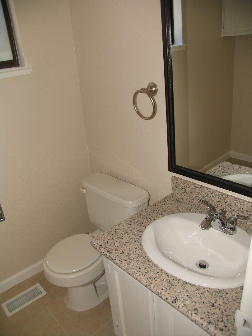1555 Hecker Pass Road, Unit C102 Gilroy, CA 95020 - Photo 23 of 33 Gallery Image 23