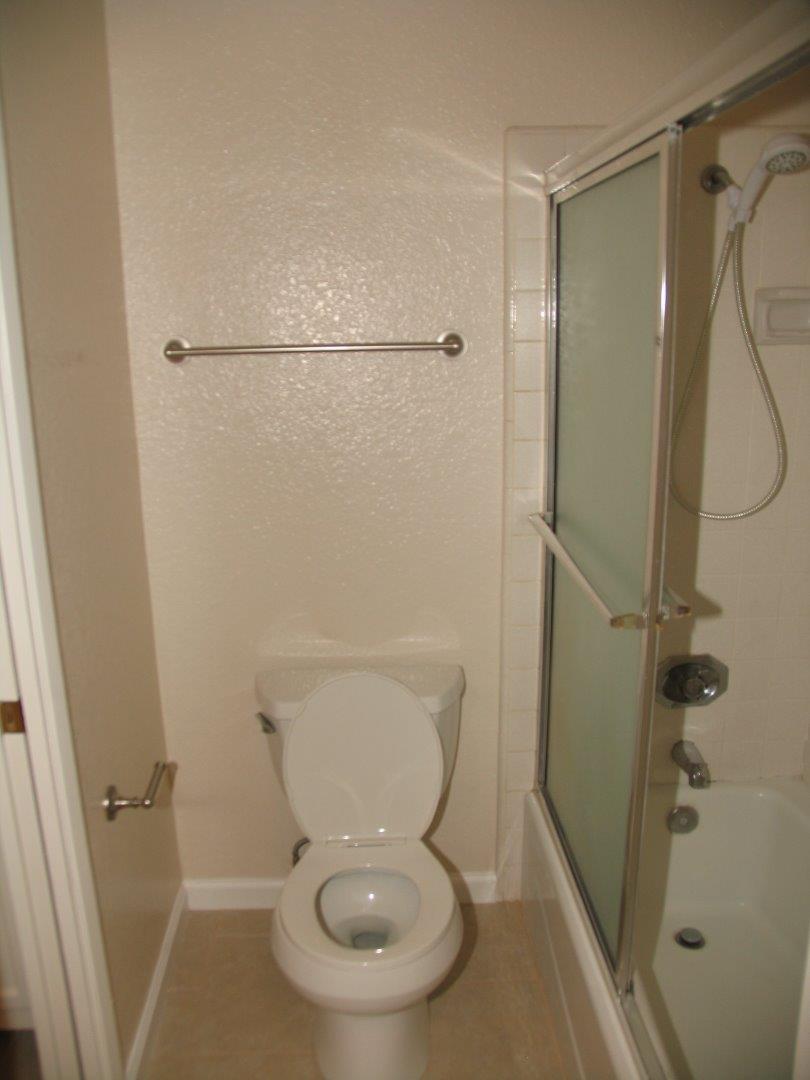 1555 Hecker Pass Road, Unit C102 Gilroy, CA 95020 - Photo 7 of 33 Gallery Image 7