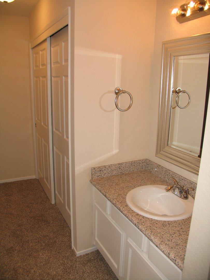 1555 Hecker Pass Road, Unit C102 Gilroy, CA 95020 - Photo 9 of 33 Gallery Image 9