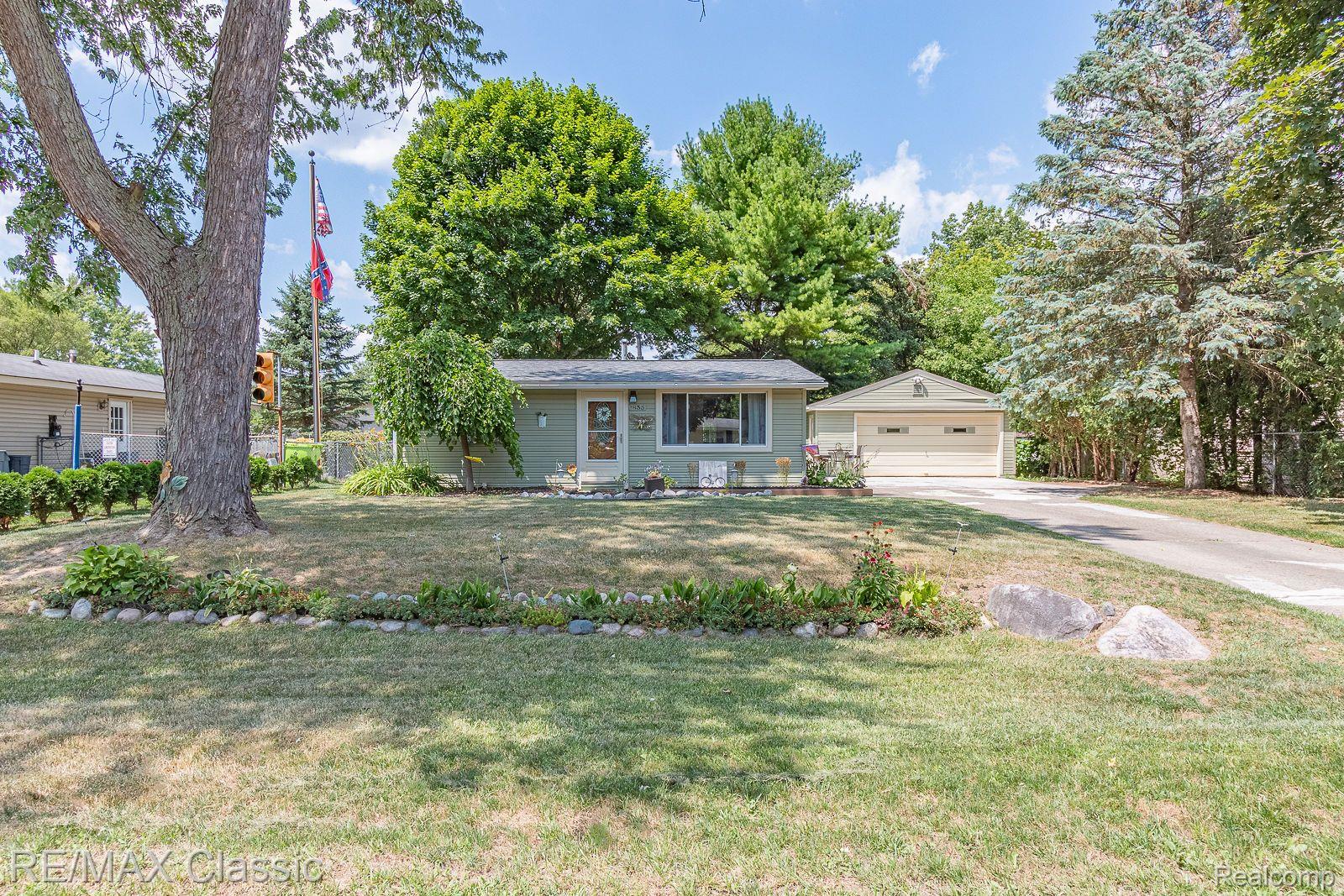 1833 Scheifle Road Walled Lake, MI 48390 - Photo 20 of 31 Gallery Image 20