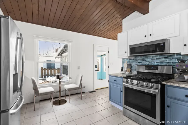 $690,000 | 537 County Line Road, Highland Park, IL 60035