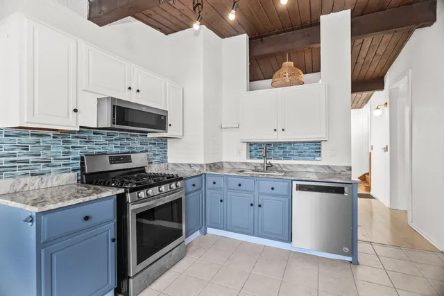 $690,000 | 537 County Line Road, Highland Park, IL 60035