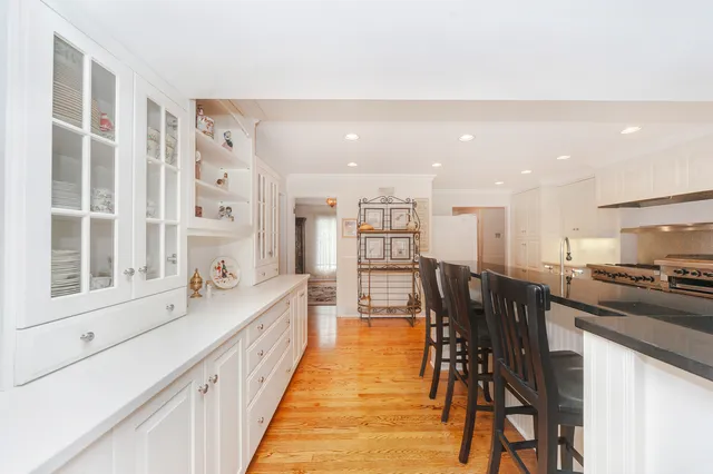 $1,070,000 | 1866 South Wilson Drive, Lake Forest, IL 60045