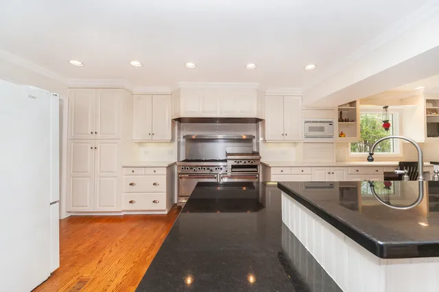 $1,070,000 | 1866 South Wilson Drive, Lake Forest, IL 60045