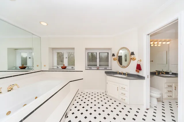 $1,070,000 | 1866 South Wilson Drive, Lake Forest, IL 60045