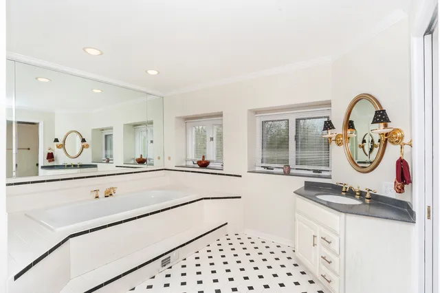 $1,070,000 | 1866 South Wilson Drive, Lake Forest, IL 60045