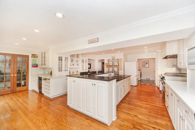 $1,070,000 | 1866 South Wilson Drive, Lake Forest, IL 60045