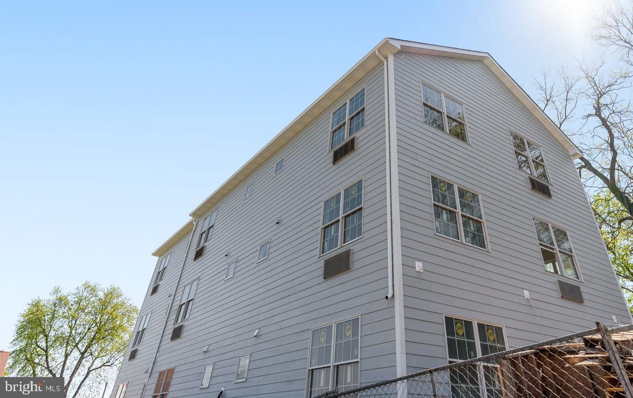 7105 Ridge Avenue, Unit A3 Philadelphia, PA 19128 - Photo 10 of 10 a backyard of a house
